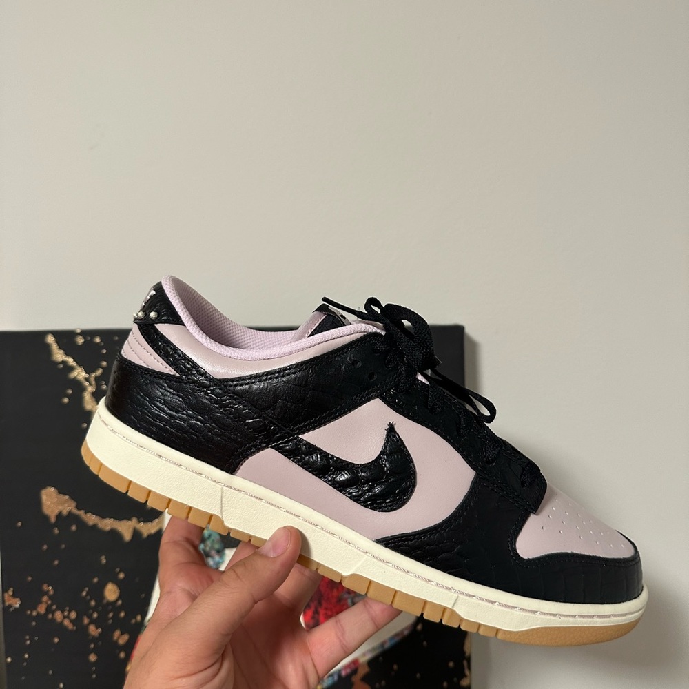 NIKE DUNK LOW RETRO LTD  size 11
